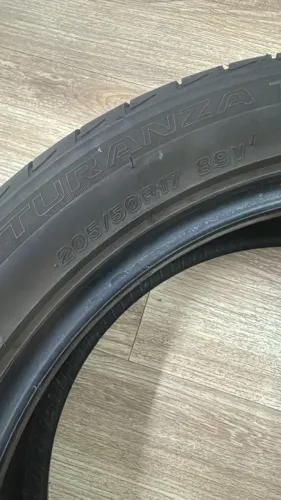 Pneu Bridgestone 205/50R17