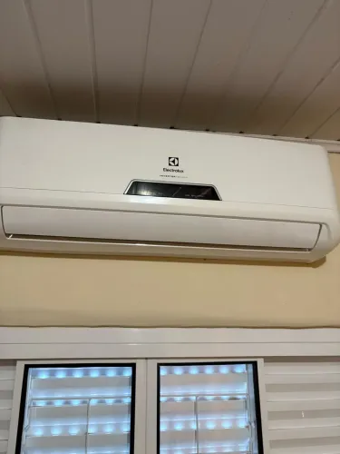 Ar condicionado inverter 9.000 btus 220v + condensadora (usado)