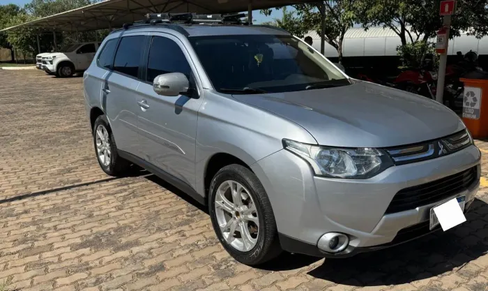 Mitsubishi Outlander 2.0 16V 160cv Aut. 2014