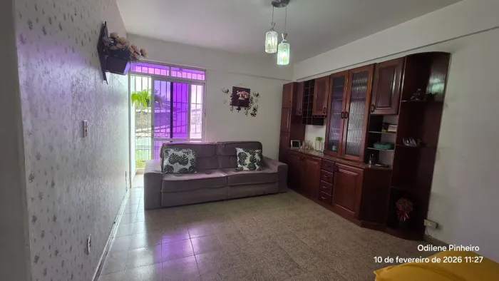 Apt.3/4 Sendo 1 suíte,Caripunas C/Castelo