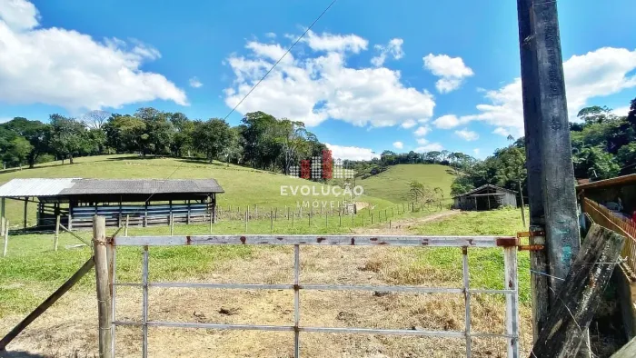 TERRENO 909,53m² - Santo Amaro da Imperatriz