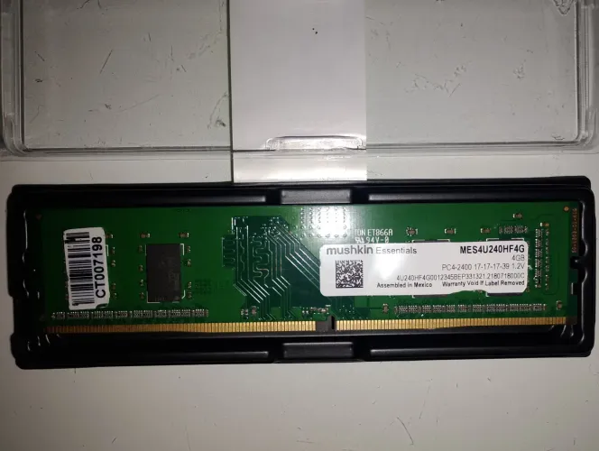 Memória PC DDR4 4GB 2400