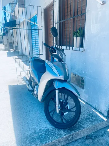 Honda biz 125i (vendo ou troco)