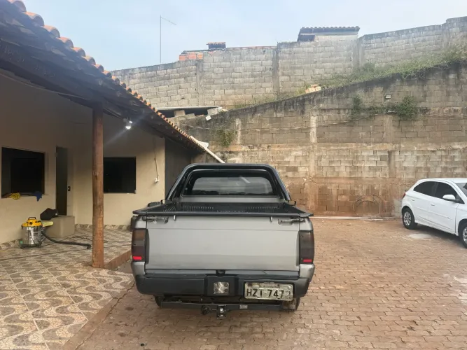 Mitsubishi L200 GLS 2.5 4X4 CD Diesel 2002