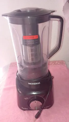 Vendo liquidificador da marca mondial.