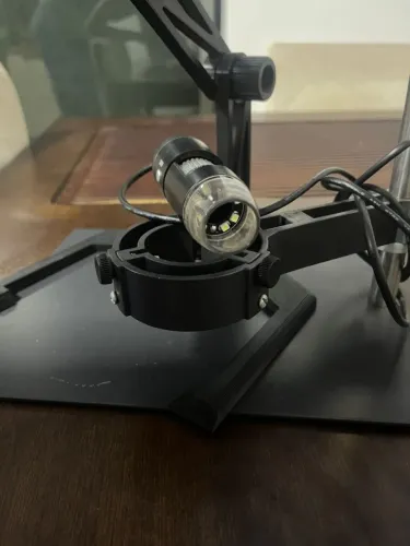 Microscópio USB 50x-1000x com suporte articulado e base metálica