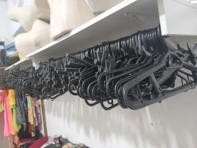 Cabides com presilha e sem presilha