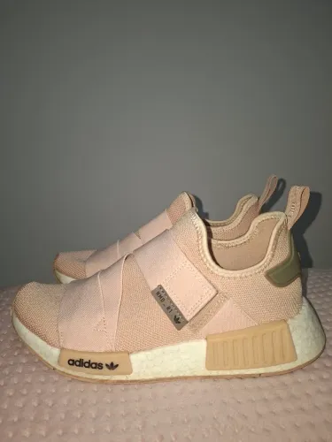 ADIDAS NMD R1