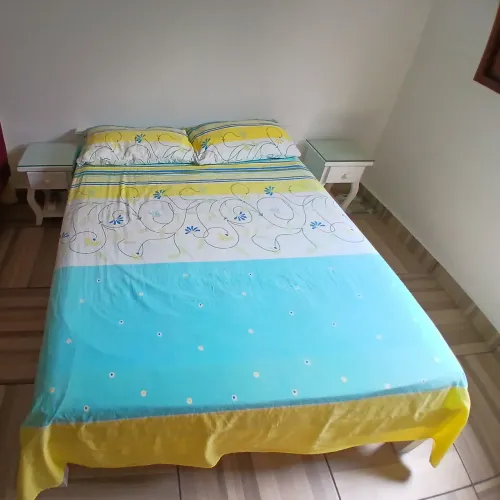 Cama casal com colchão 