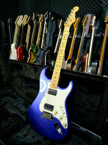 fender stratocaster american standard Ocean Blue Metallic sparkle Limited Edition 2014