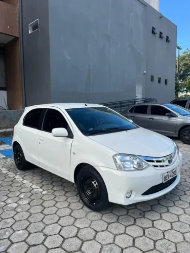 Toyota Etios XLS 1.5 Flex 16V 5P Mec. 2013