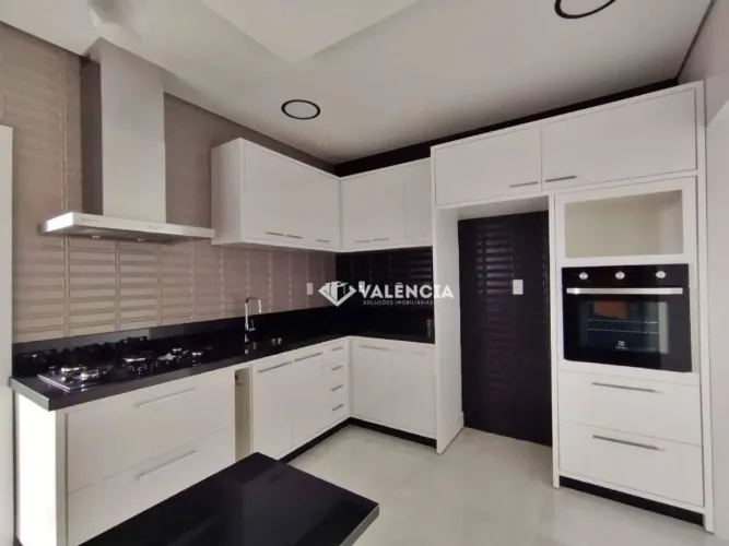 Apartamento com 3 dormitórios para alugar, 118 m² por R$ 5.850,00/mês - Centro - Cascavel/