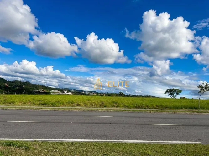 Terreno Coemrcial com 913,55m² á venda no Condomínio Recanto da Baronesa em São José dos C