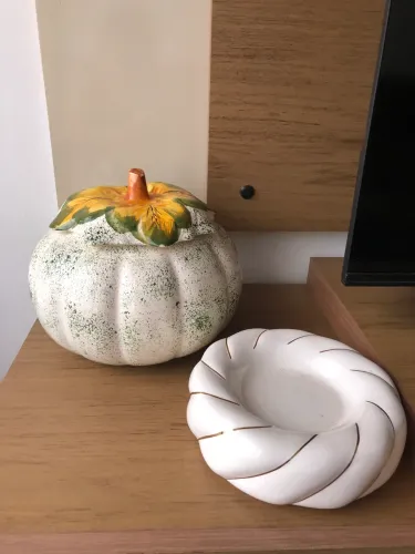 CONJUNTO DE PEÇAS DECORATIVAS DE PORCELANAS RARAS RELÍQUIAS COMPRADAS EM 1.978 (URGENTE) !