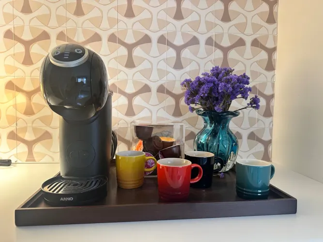 Cafeteira Nescafé Dolce Gusto Genio S Plus - 220V - Excelente Estado