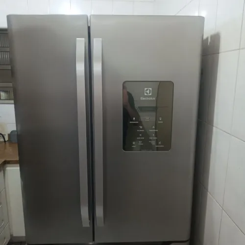 GELADERIA ELETROLUX DM84X