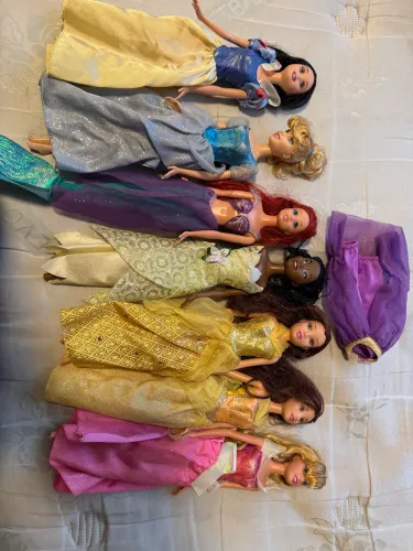 Bonecas Disney Barbie originais usadas