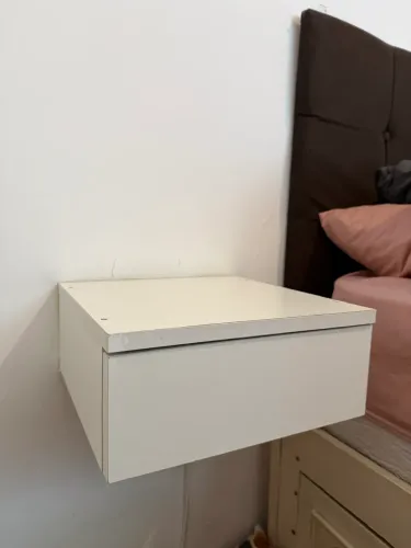 Mesa de cabeceira - Suspensa