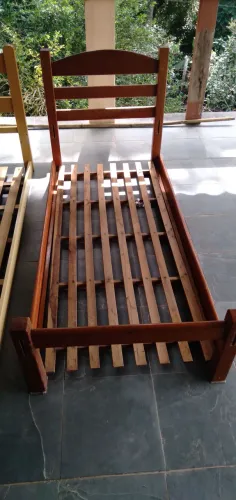 Cama solteiro em Cerejeira