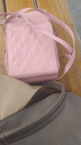 Vendo uma bolsa pequena