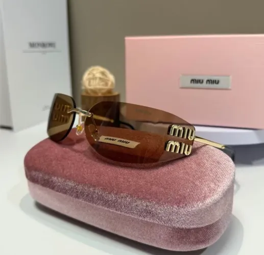 Óculos Feminino MIU MIU - Fotos reais acompanha com todos os itens