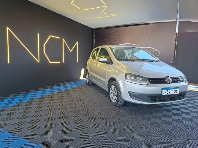 Volkswagen Fox Bluemotion 1.6 MI Total Flex 5P. 2013