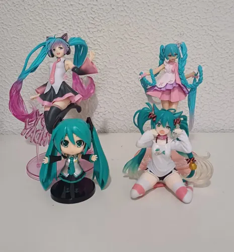 Kit Hatsune Miku - 4 Figures