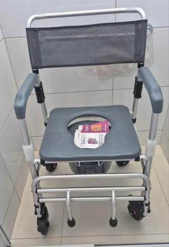 Cadeira para Higienização Nova R$ 550,00