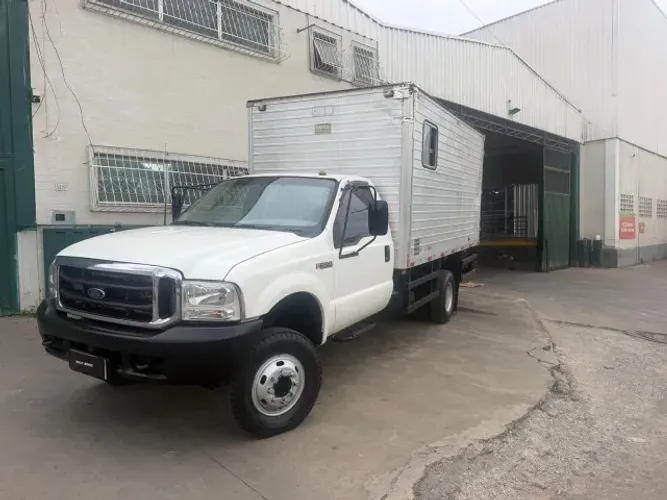 Ford F-4000 - 2004/2004 | Motor Cummins