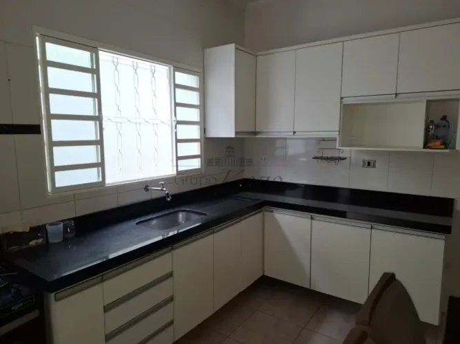 Oportunidade - Casa - Residencial Altos do Bosque - 2 Dormitórios - 125m².