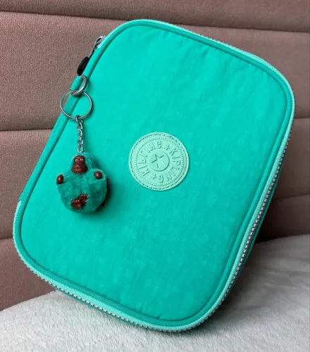 Estojo Kipling seminovo