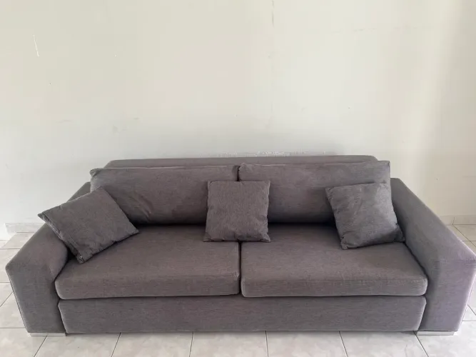 Sofá em linho 4 lugares