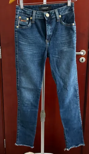 Calça jeans feminina - DAMYLLER