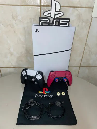 PS5 Slim Digital 1TB + 2 Controles Originais + Acessórios | Pouquíssimo Uso ?