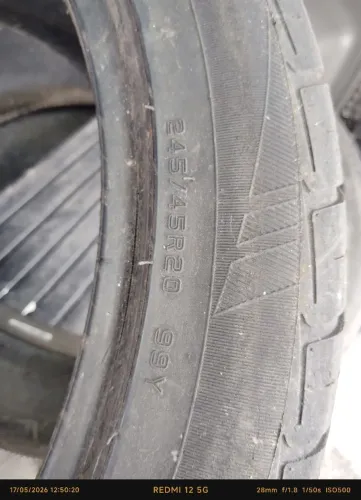 Pneu 245/45R20