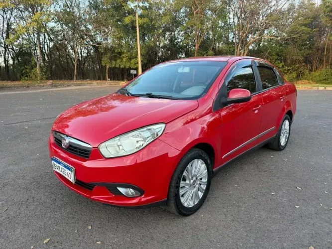 Fiat Siena Essence 1.6 Flex 16V 4P 2013