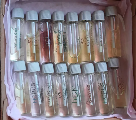 Mini perfume 4 por 10 reais