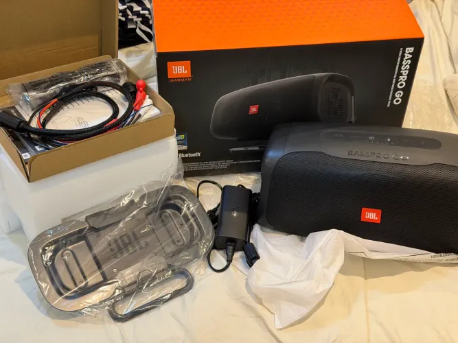 Caixa de Som JBL BASSPROGO