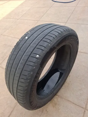 Vendo pneu 17 ótimo estado 