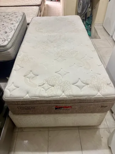 Cama box solteirão , cama de viúva