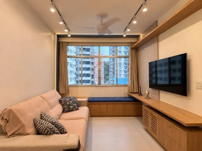 Apartamento em Icaraí - No miolo| 2 qts(1 Suíte) e Vaga - Reformado com Projeto de Arquite