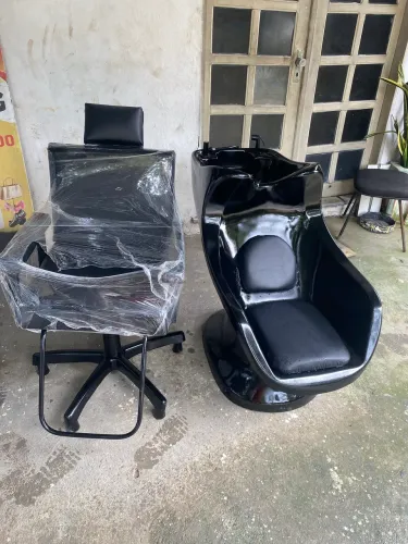 Lavatório e cadeira de salão