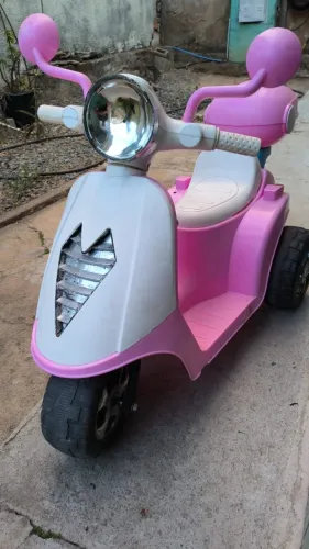 Moto elétrica infantil com defeito ( motor funciona )