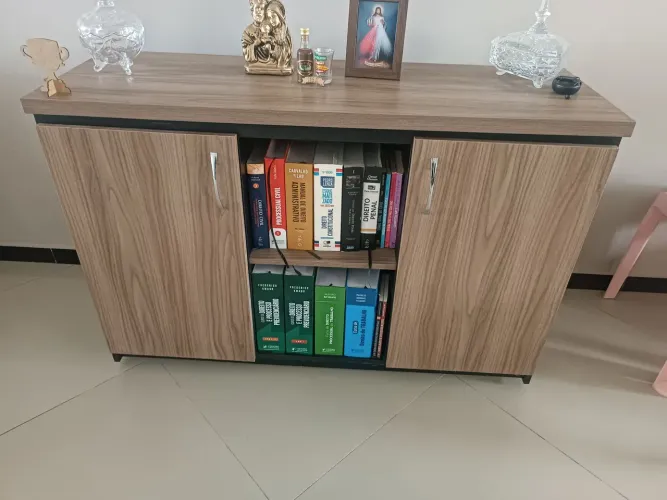 Móveis para uso residencial e/ou escritório.