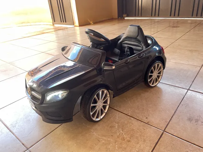 Carro elétrico infantil Mercedes amg preto bang toys