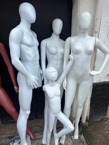 Manequins 100-200 reais