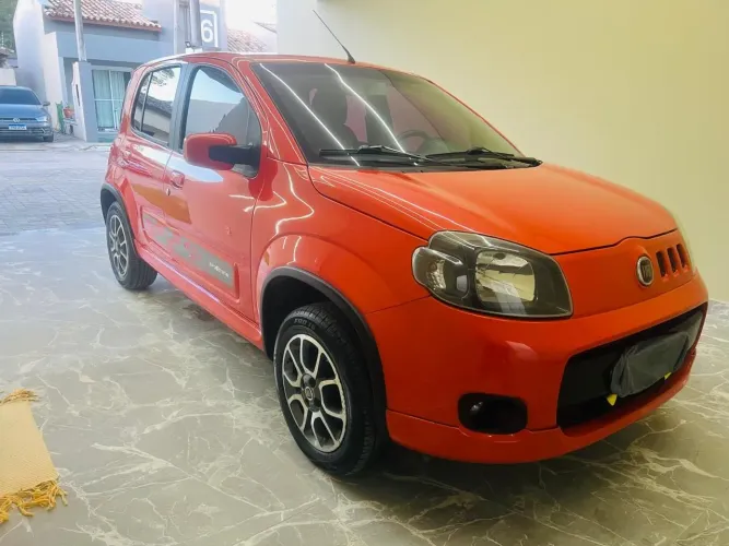 Fiat Uno Sporting 1.4 EVO Fire Flex 8V 4P 2012