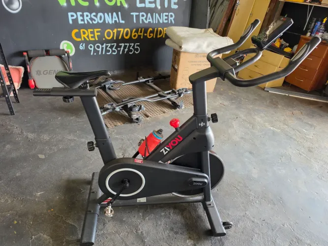 Bike de spinning Ziyou troco por caixa d'água 5 ou 10 mil litros 