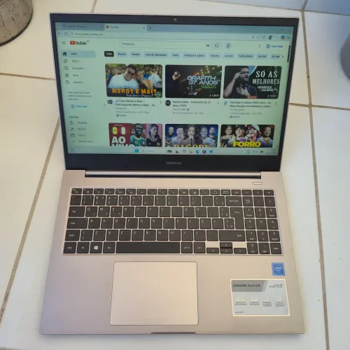 Notebook Samsung Book E20.