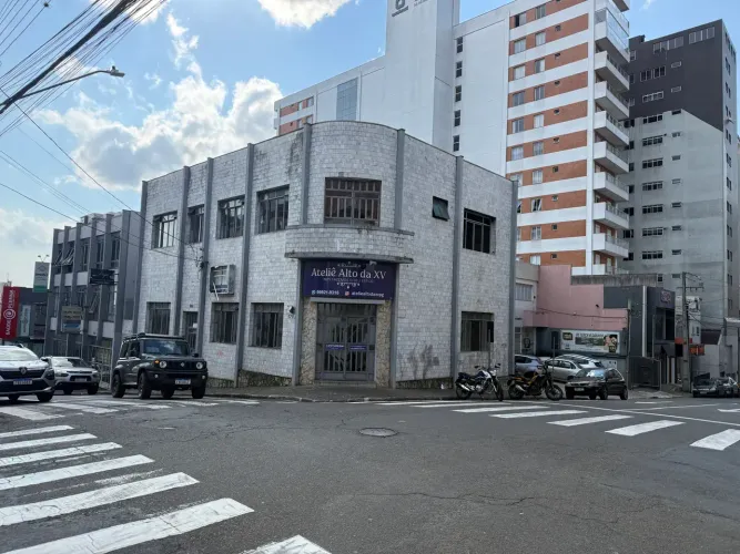 Imóvel para venda possui 281 metros quadrados com 6 quartos em Centro - Ponta Grossa - PR